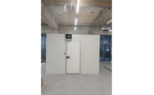 komora chłodnicza dla firmy medycznej